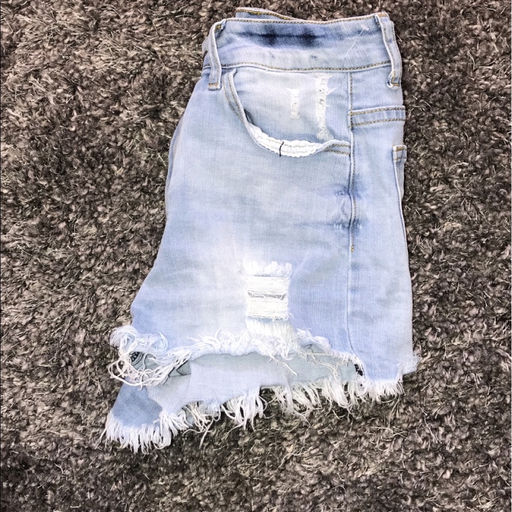Light shorts ✨